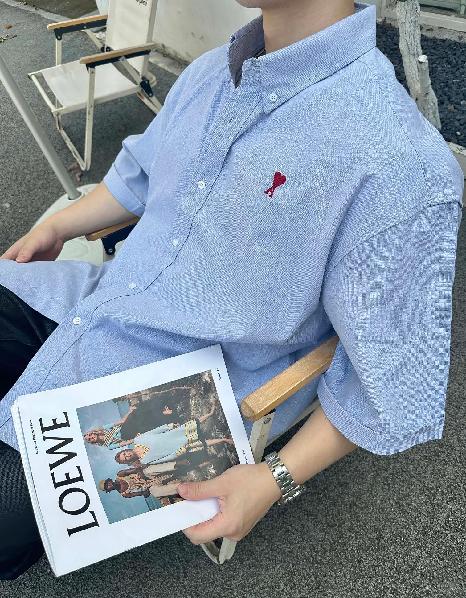 [Upper body picture] Ami Paris love embroidered short-sleeved shirt (grey blue)